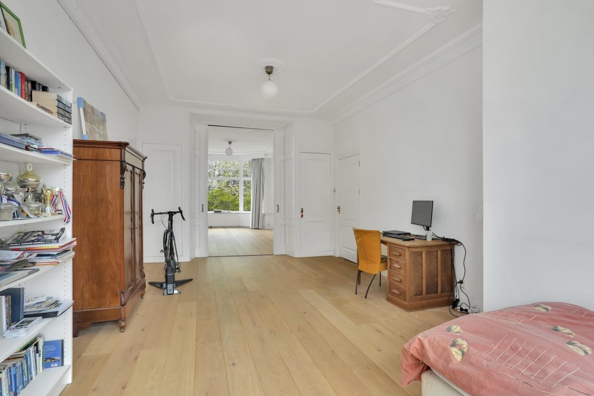 Te huur: Foto Woonhuis aan de Van Boetzelaerlaan 37 in 's-Gravenhage