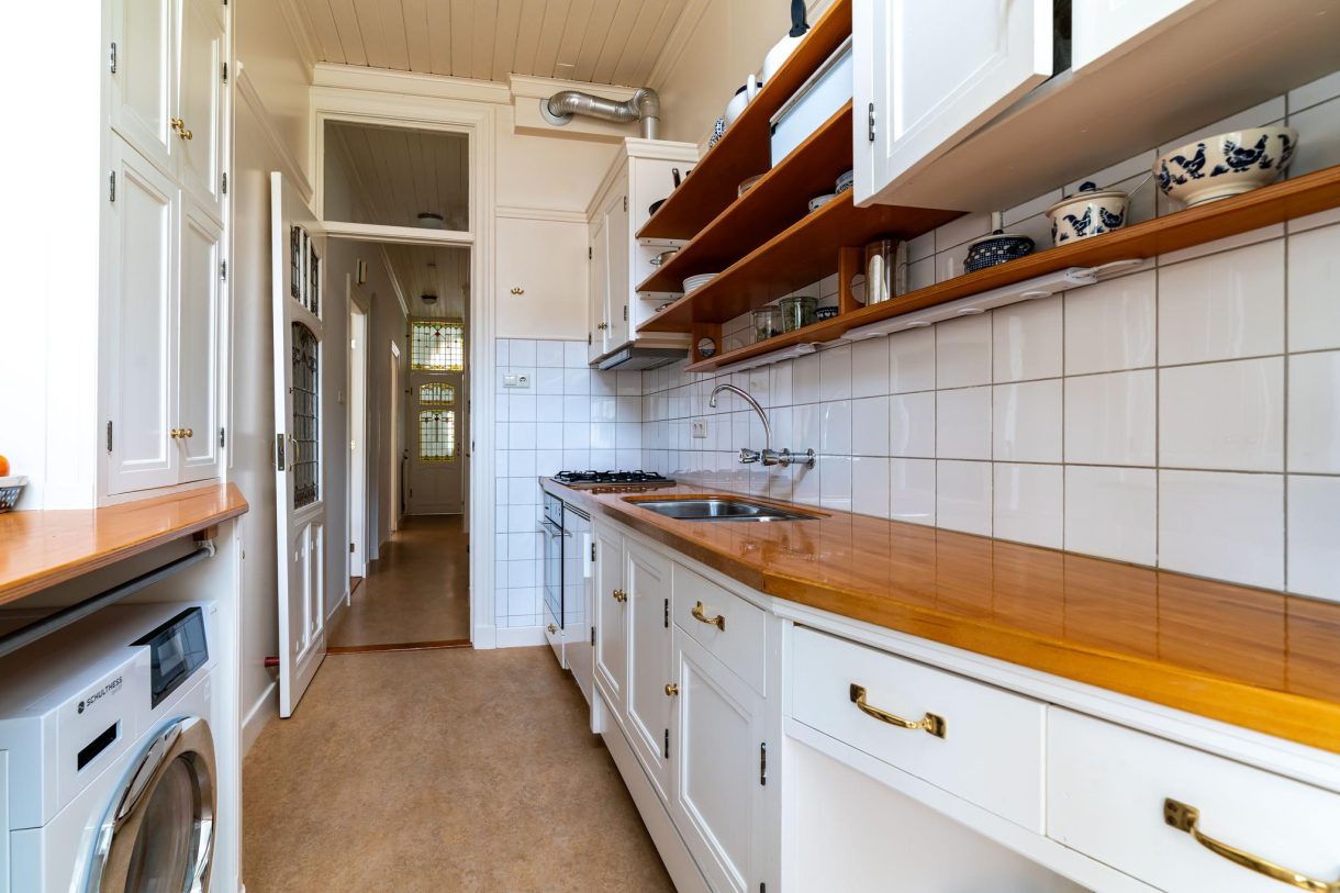 Te koop: Foto Woonhuis aan de Buijs Ballotstraat 83 in 's-Gravenhage