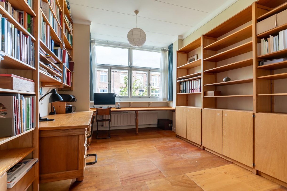 Te koop: Foto Woonhuis aan de Buijs Ballotstraat 83 in 's-Gravenhage