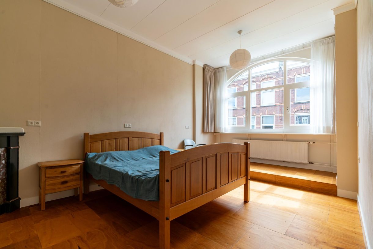 Te koop: Foto Woonhuis aan de Buijs Ballotstraat 83 in 's-Gravenhage
