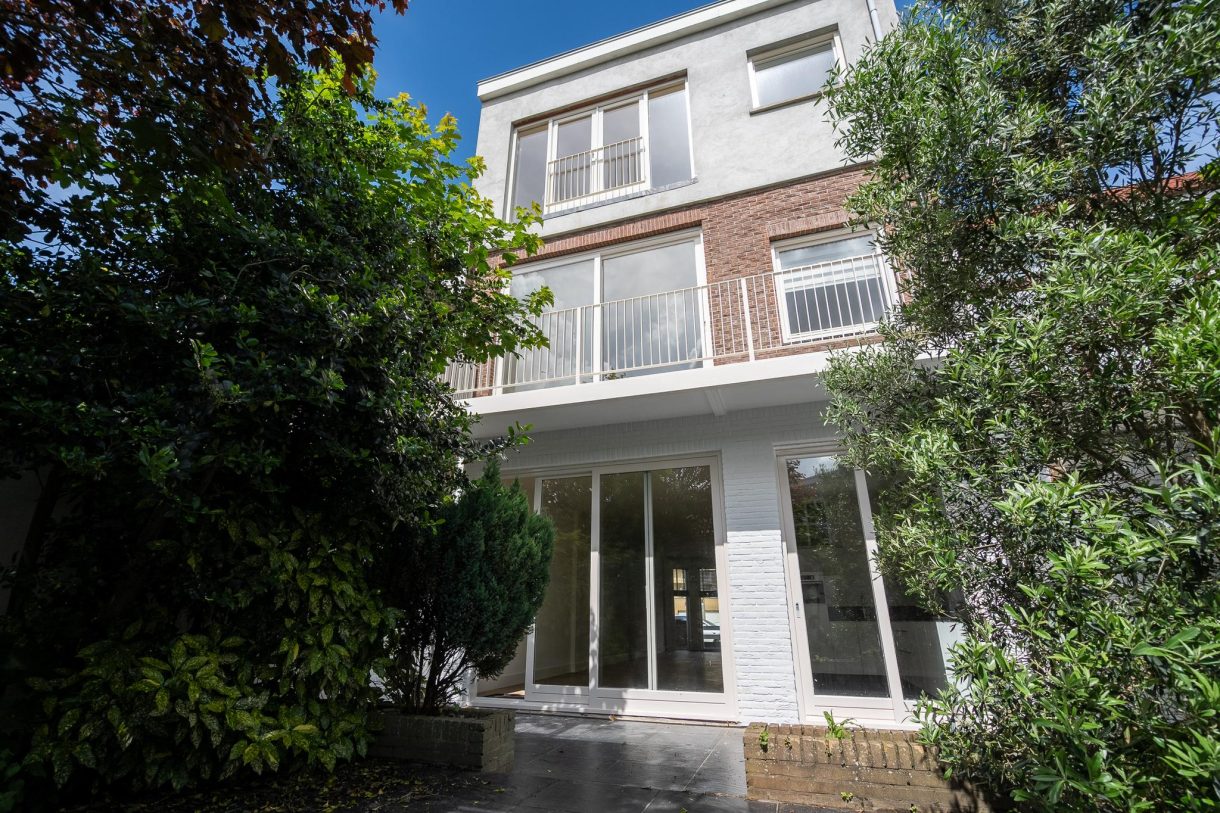 Te huur: Foto Woonhuis aan de Gevers Deynootweg 143 in 's-Gravenhage