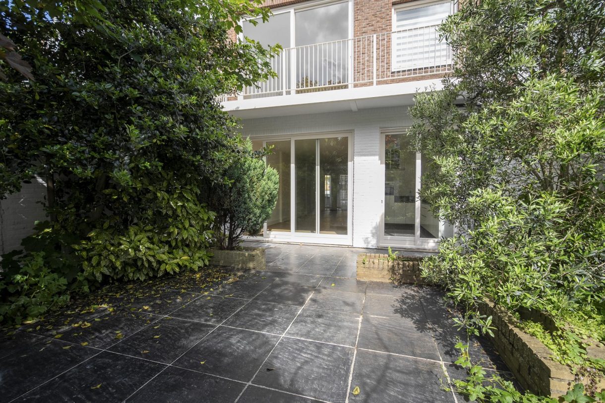 Te huur: Foto Woonhuis aan de Gevers Deynootweg 143 in 's-Gravenhage