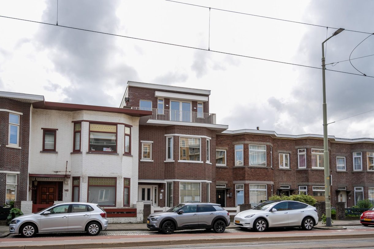 Te huur: Foto Woonhuis aan de Gevers Deynootweg 143 in 's-Gravenhage