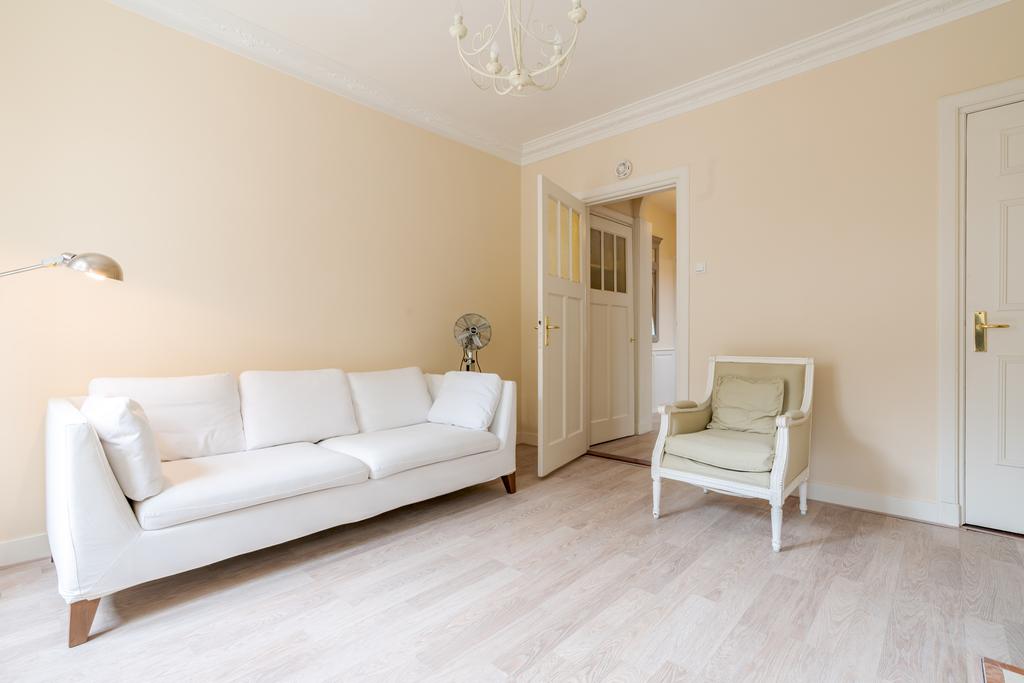 Te huur: Foto Woonhuis aan de Casuariestraat 55 in 's-Gravenhage