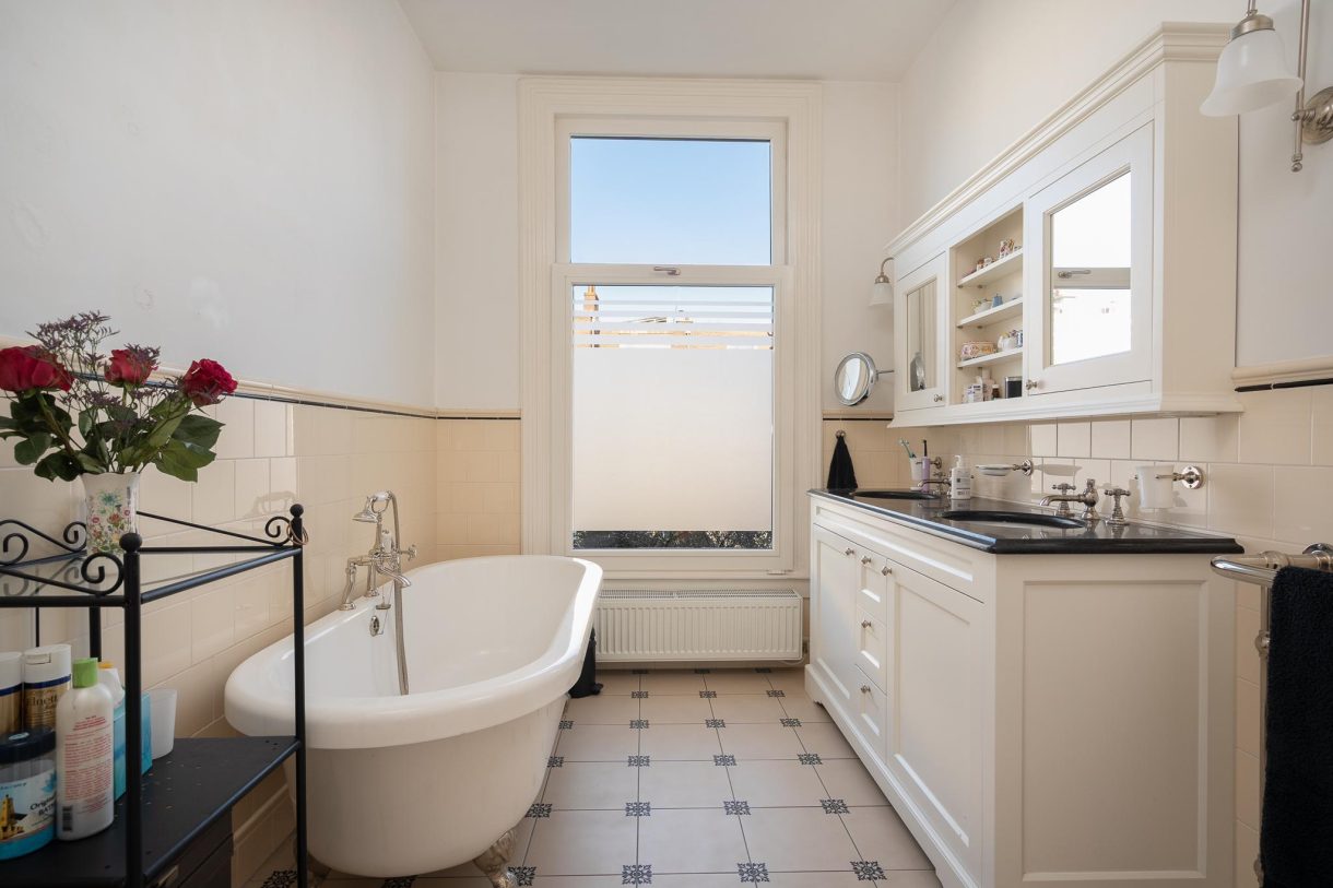 Te huur: Foto Woonhuis aan de Frederik Hendriklaan 13 in 's-Gravenhage