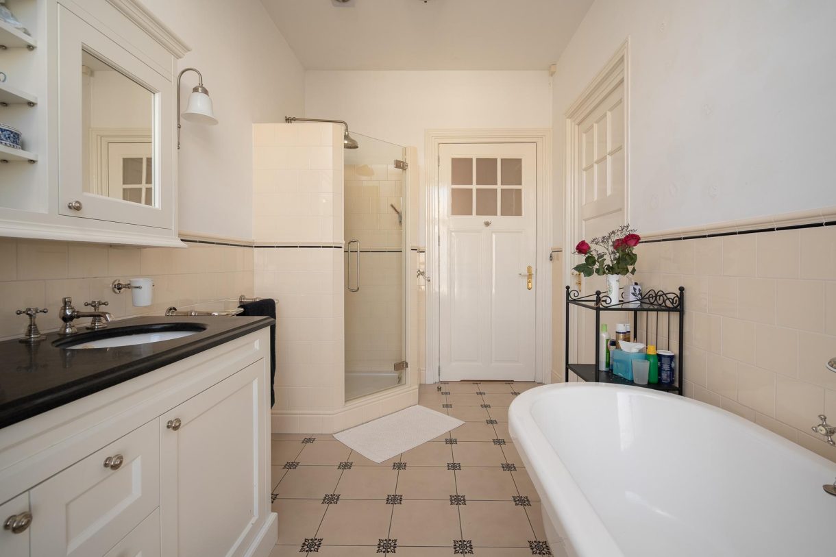 Te huur: Foto Woonhuis aan de Frederik Hendriklaan 13 in 's-Gravenhage