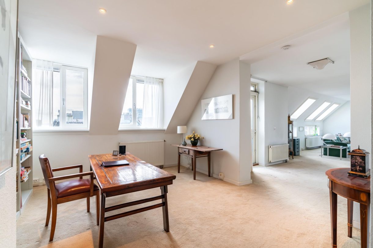 Te koop: Foto Appartement aan de Johan van Oldenbarneveltlaan 23H in 's-Gravenhage