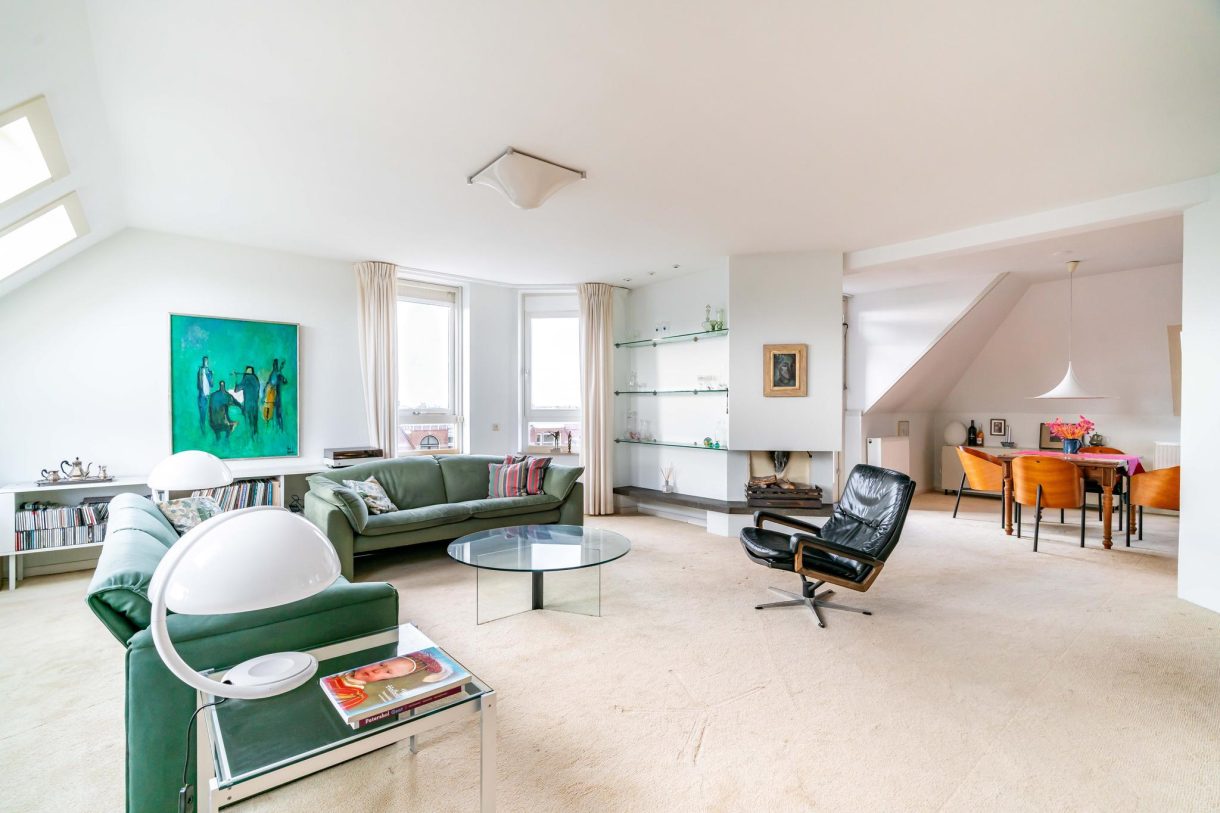 Te koop: Foto Appartement aan de Johan van Oldenbarneveltlaan 23H in 's-Gravenhage