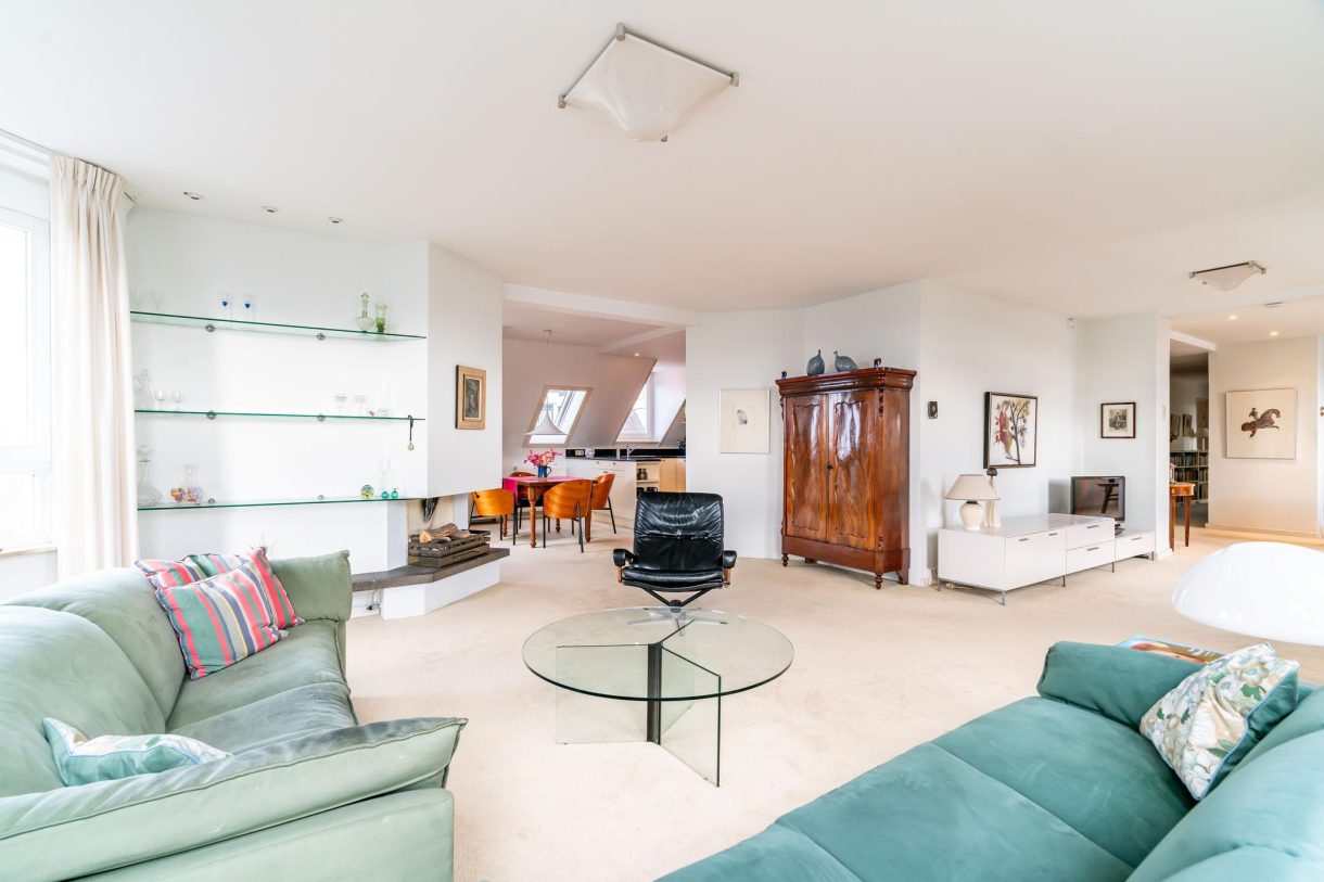 Te koop: Foto Appartement aan de Johan van Oldenbarneveltlaan 23H in 's-Gravenhage