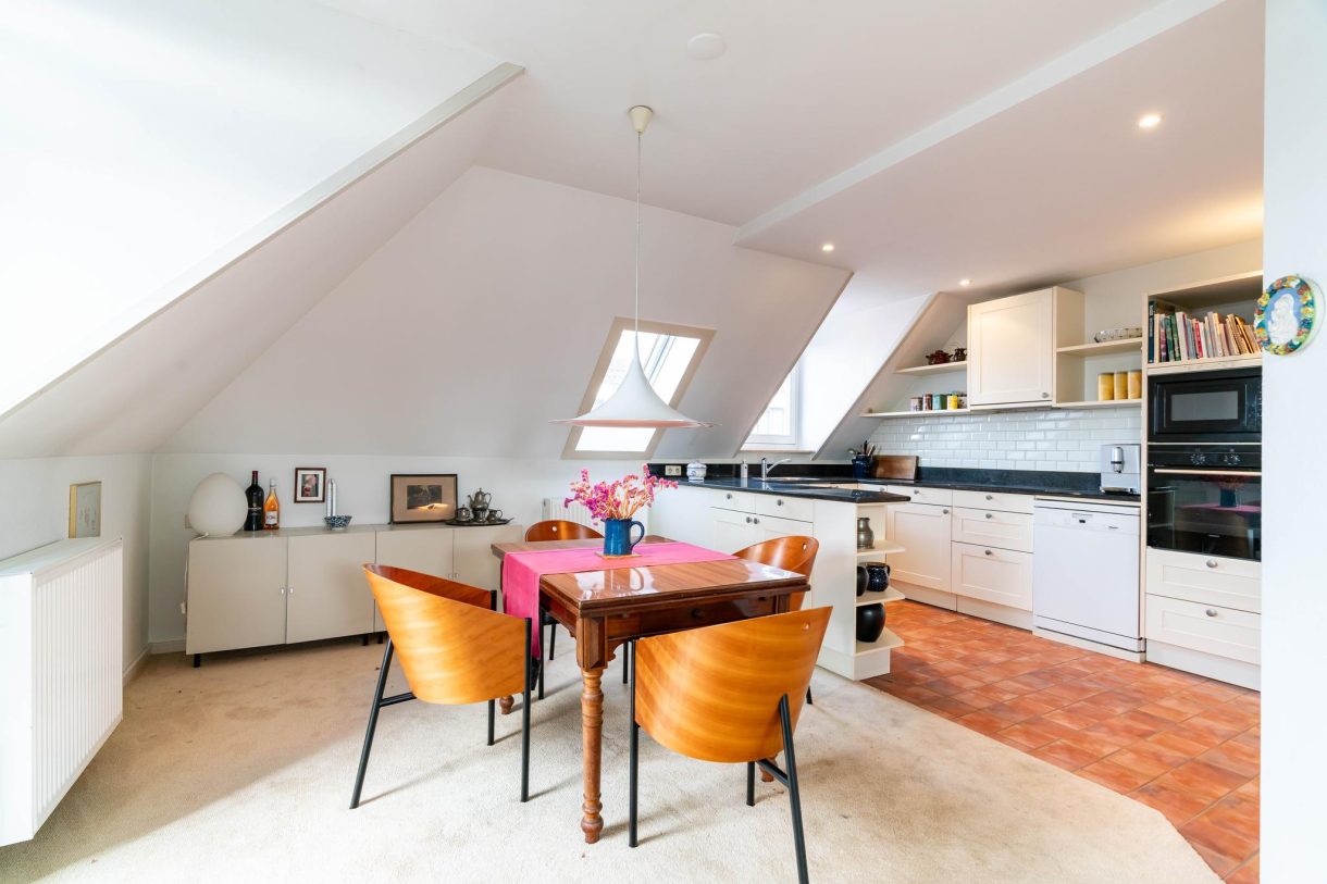 Te koop: Foto Appartement aan de Johan van Oldenbarneveltlaan 23H in 's-Gravenhage