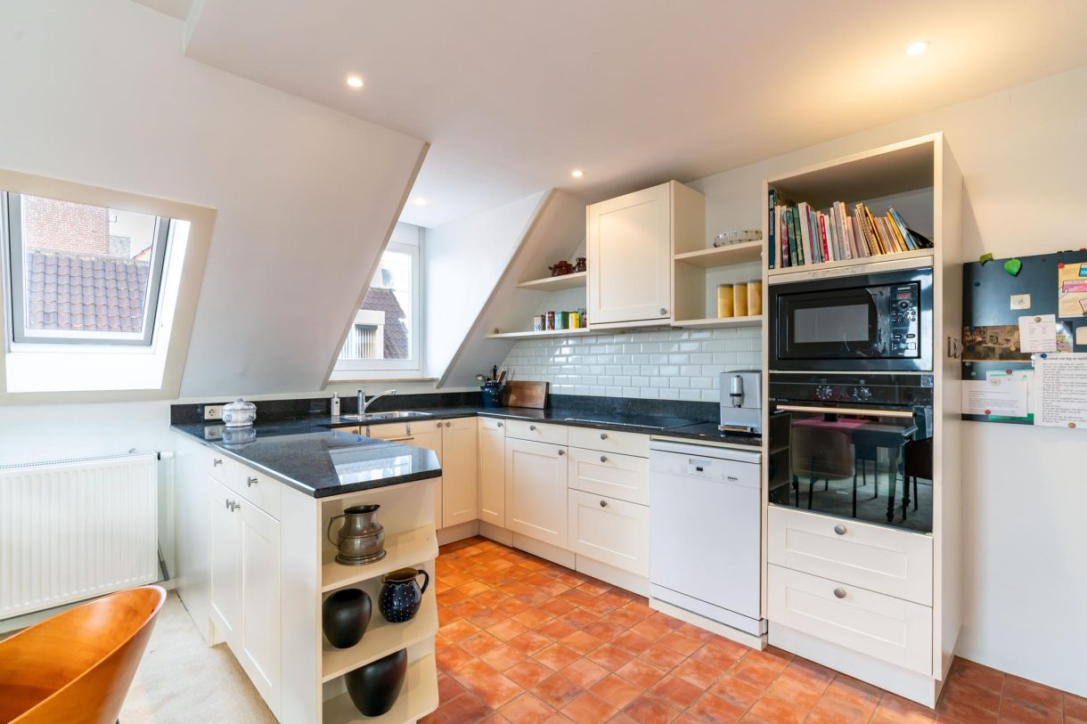 Te koop: Foto Appartement aan de Johan van Oldenbarneveltlaan 23H in 's-Gravenhage