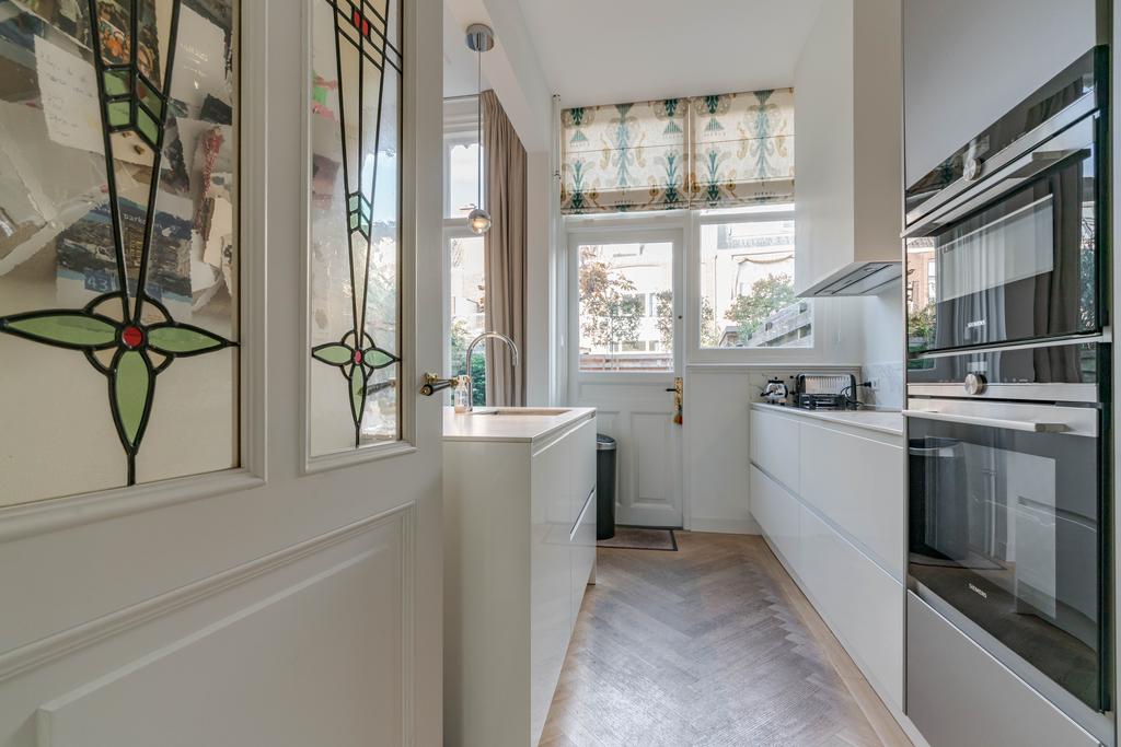 Te huur: Foto Woonhuis aan de Kanaalweg 20 in 's-Gravenhage