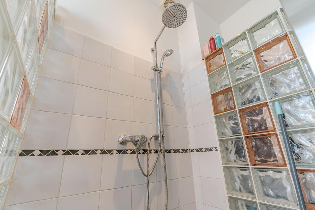 Te huur: Foto Woonhuis aan de Kanaalweg 20 in 's-Gravenhage