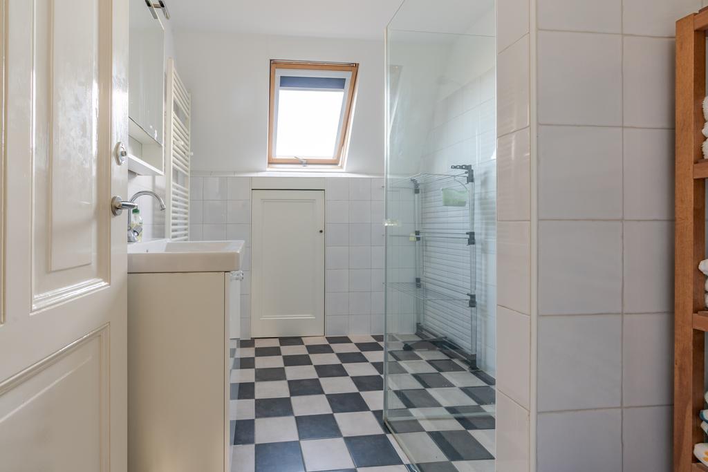 Te huur: Foto Woonhuis aan de Kanaalweg 20 in 's-Gravenhage