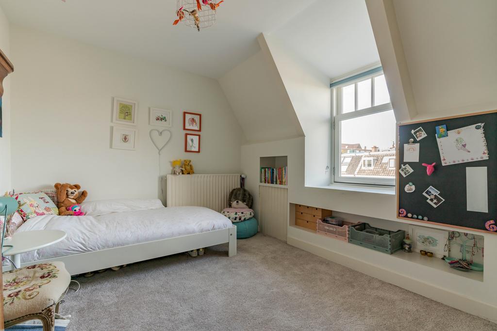 Te huur: Foto Woonhuis aan de Kanaalweg 20 in 's-Gravenhage