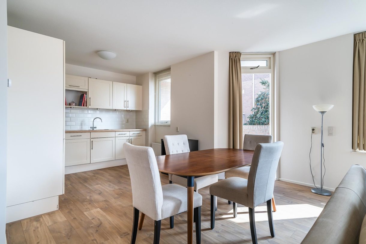 Te koop: Foto Appartement aan de Johan van Oldenbarneveltlaan 23C in 's-Gravenhage