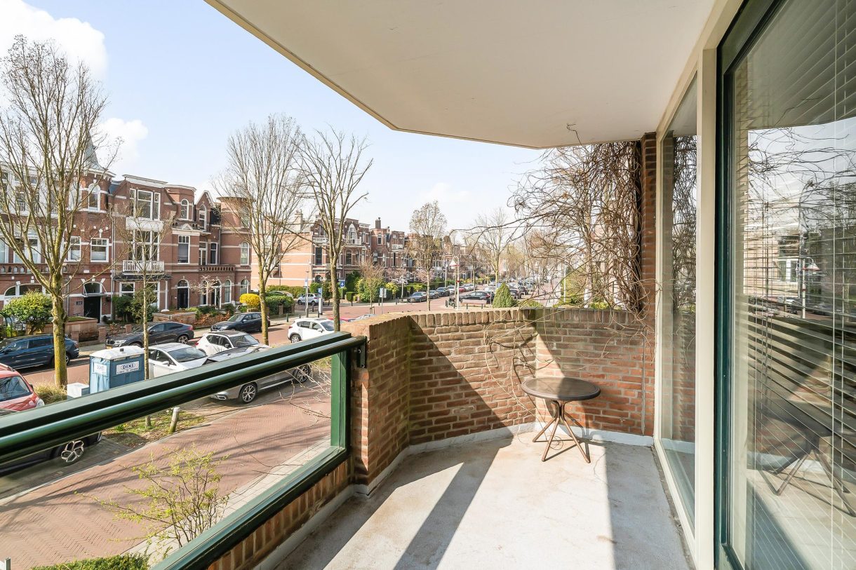 Te koop: Foto Appartement aan de Johan van Oldenbarneveltlaan 23C in 's-Gravenhage