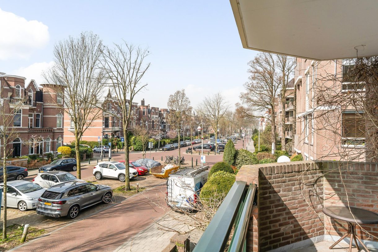 Te koop: Foto Appartement aan de Johan van Oldenbarneveltlaan 23C in 's-Gravenhage