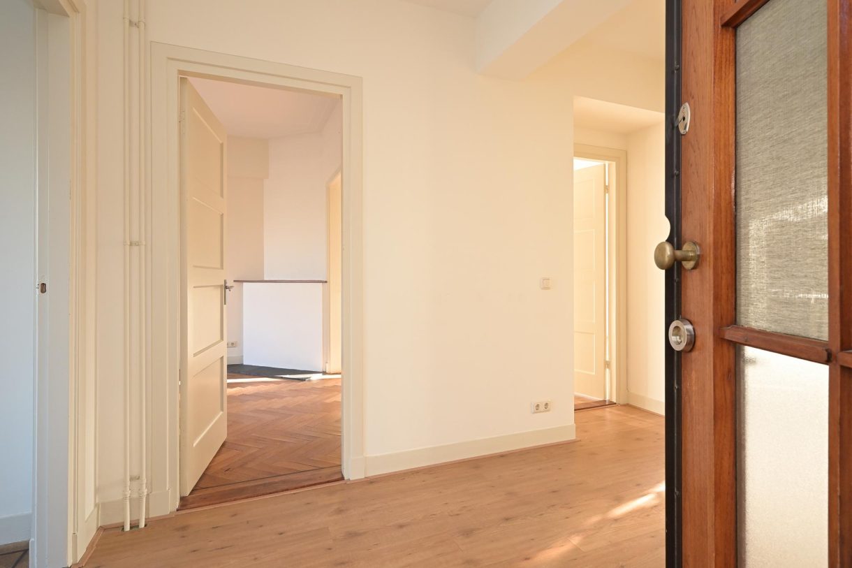 Te koop: Foto Appartement aan de Varkenmarkt 15 in 's-Gravenhage