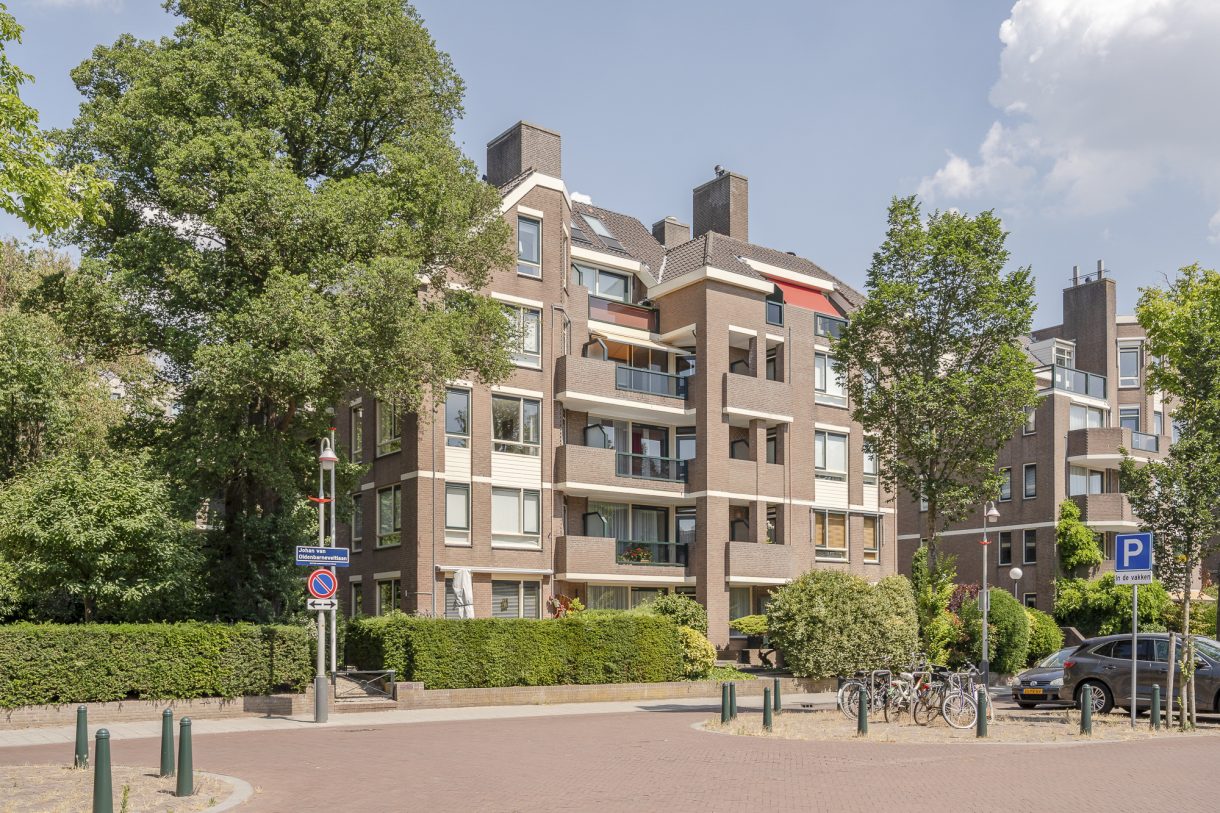 Te koop: Foto Appartement aan de Johan van Oldenbarneveltlaan 27D in 's-Gravenhage