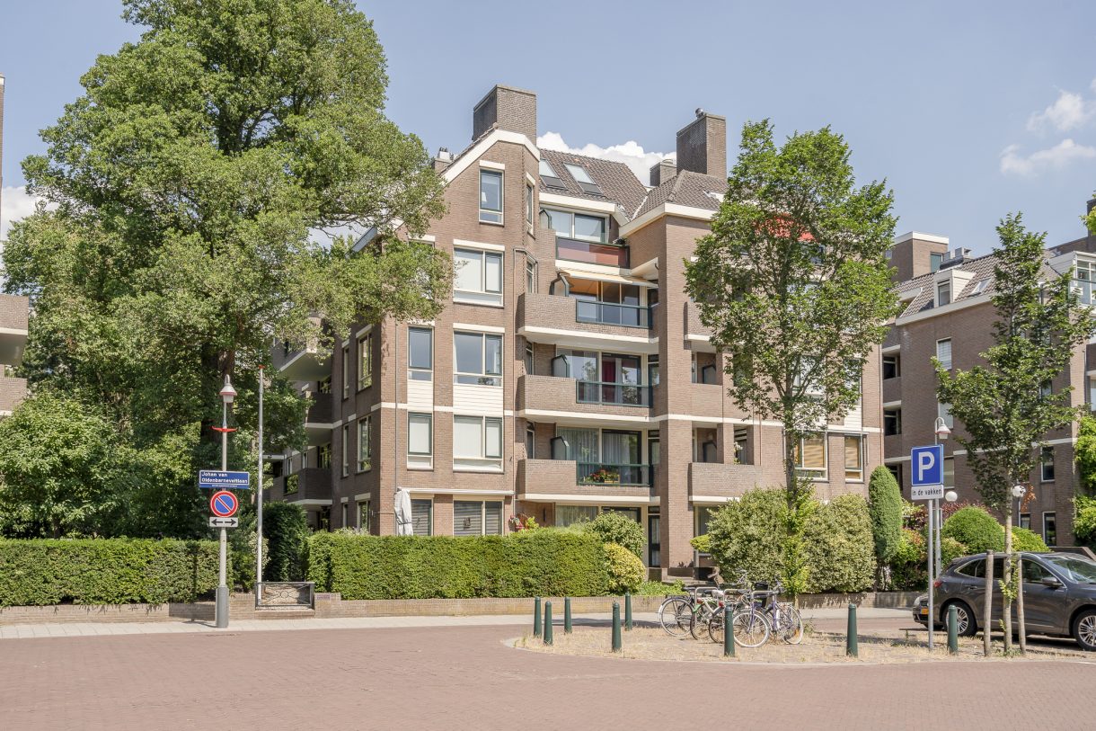 Te koop: Foto Appartement aan de Johan van Oldenbarneveltlaan 27D in 's-Gravenhage