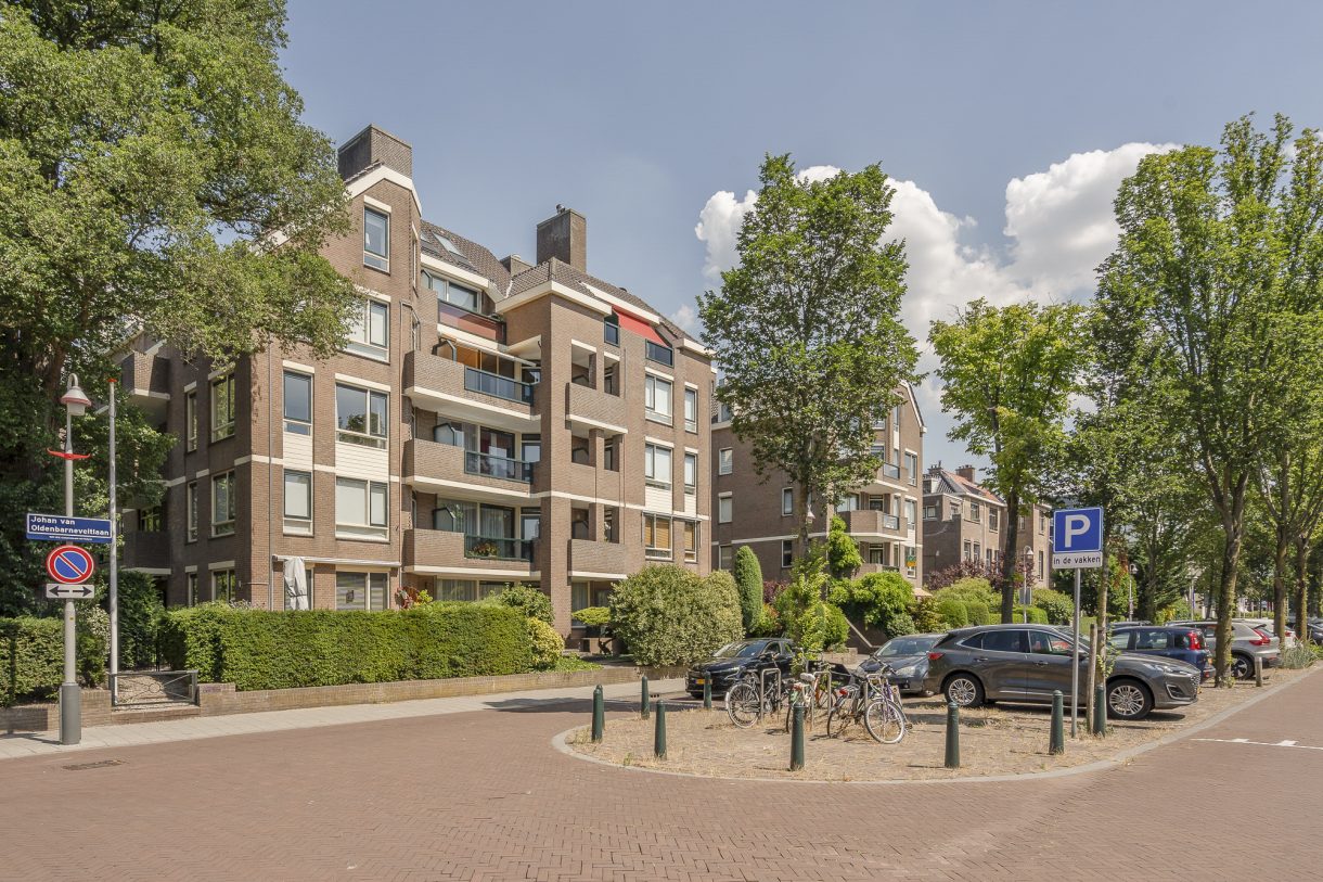 Te koop: Foto Appartement aan de Johan van Oldenbarneveltlaan 27D in 's-Gravenhage