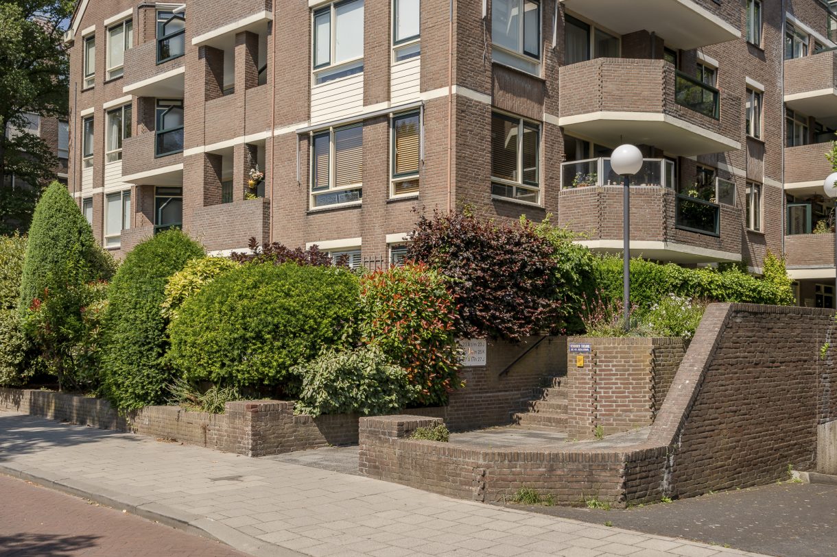 Te koop: Foto Appartement aan de Johan van Oldenbarneveltlaan 27D in 's-Gravenhage