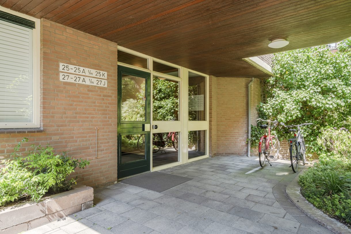 Te koop: Foto Appartement aan de Johan van Oldenbarneveltlaan 27D in 's-Gravenhage