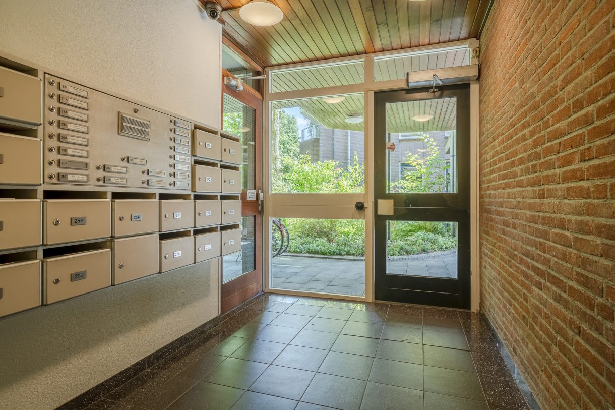 Te koop: Foto Appartement aan de Johan van Oldenbarneveltlaan 27D in 's-Gravenhage