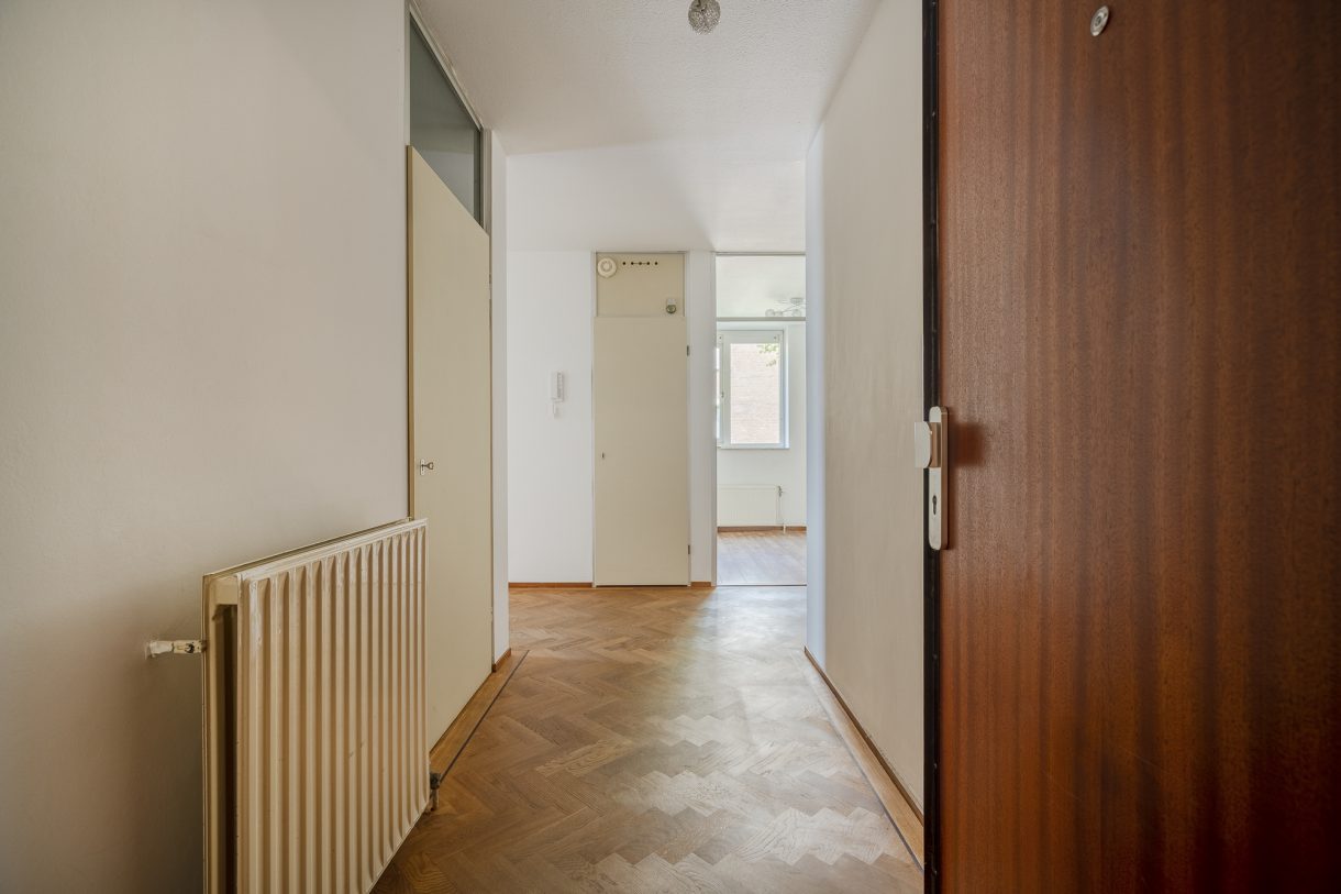 Te koop: Foto Appartement aan de Johan van Oldenbarneveltlaan 27D in 's-Gravenhage