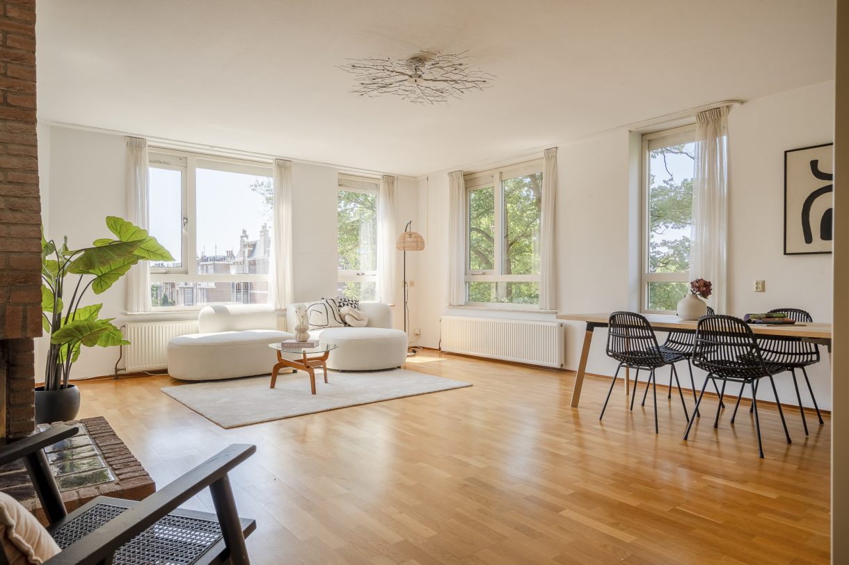 Te koop: Foto Appartement aan de Johan van Oldenbarneveltlaan 27D in 's-Gravenhage