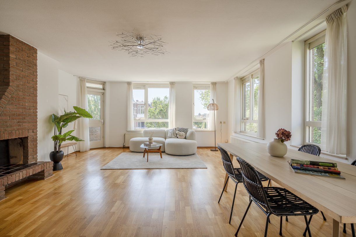 Te koop: Foto Appartement aan de Johan van Oldenbarneveltlaan 27D in 's-Gravenhage