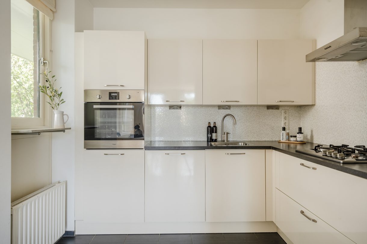 Te koop: Foto Appartement aan de Johan van Oldenbarneveltlaan 27D in 's-Gravenhage