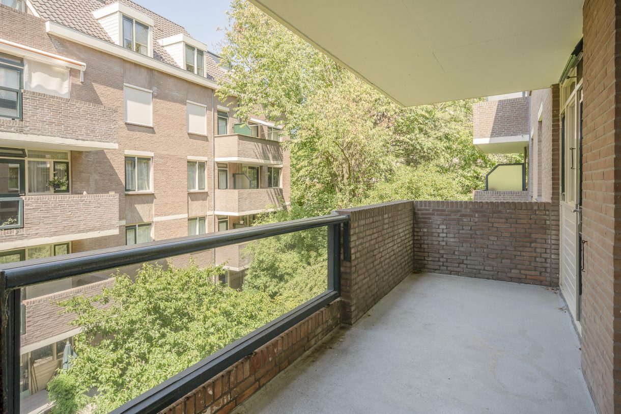 Te koop: Foto Appartement aan de Johan van Oldenbarneveltlaan 27D in 's-Gravenhage