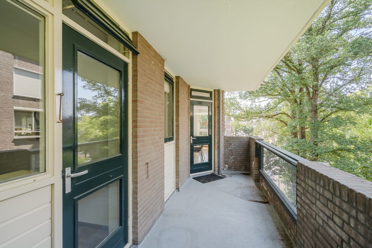 Te koop: Foto Appartement aan de Johan van Oldenbarneveltlaan 27D in 's-Gravenhage