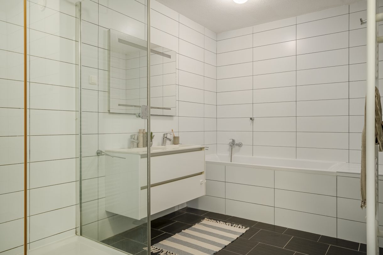 Te koop: Foto Appartement aan de Johan van Oldenbarneveltlaan 27D in 's-Gravenhage