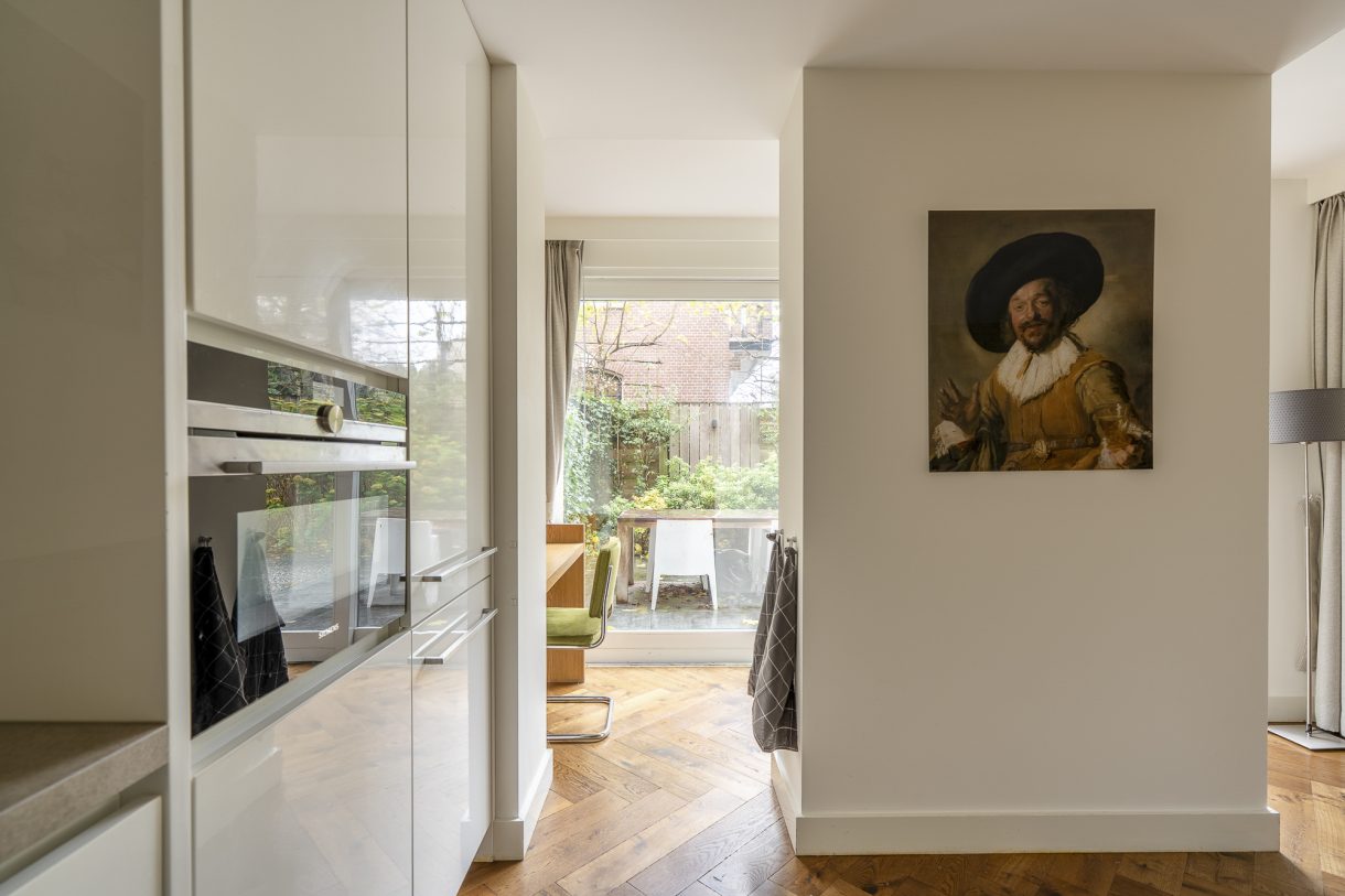 Te koop: Foto Appartement aan de Johan van Oldenbarneveltlaan 33 in 's-Gravenhage