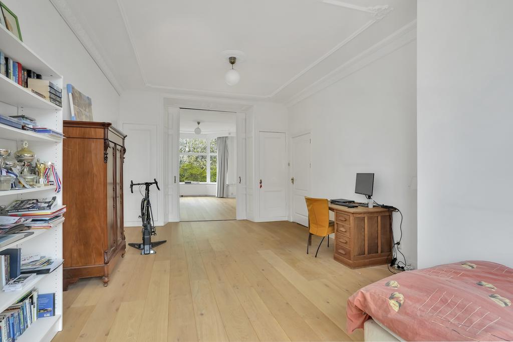 Te huur: Foto Woonhuis aan de Van Boetzelaerlaan 37 in 's-Gravenhage